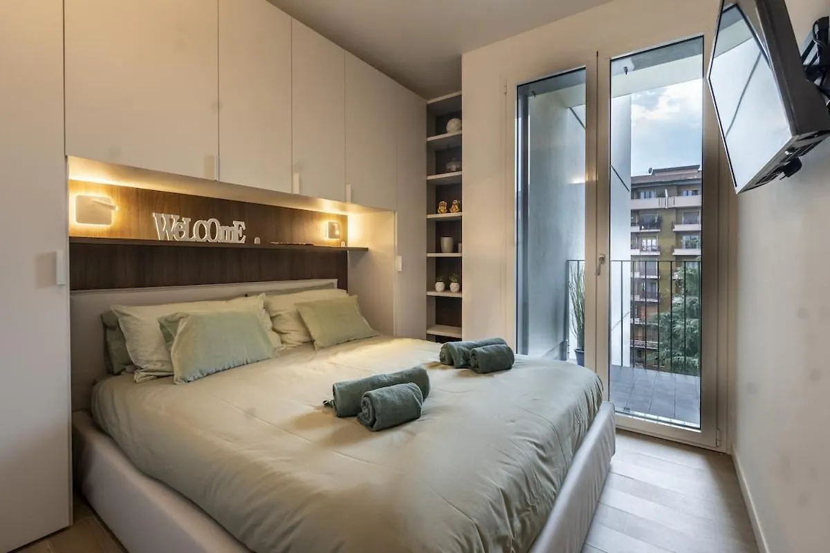 Free Parking - Duomo Bilocale - Private Gym- Metropolitana Apartman Milánó